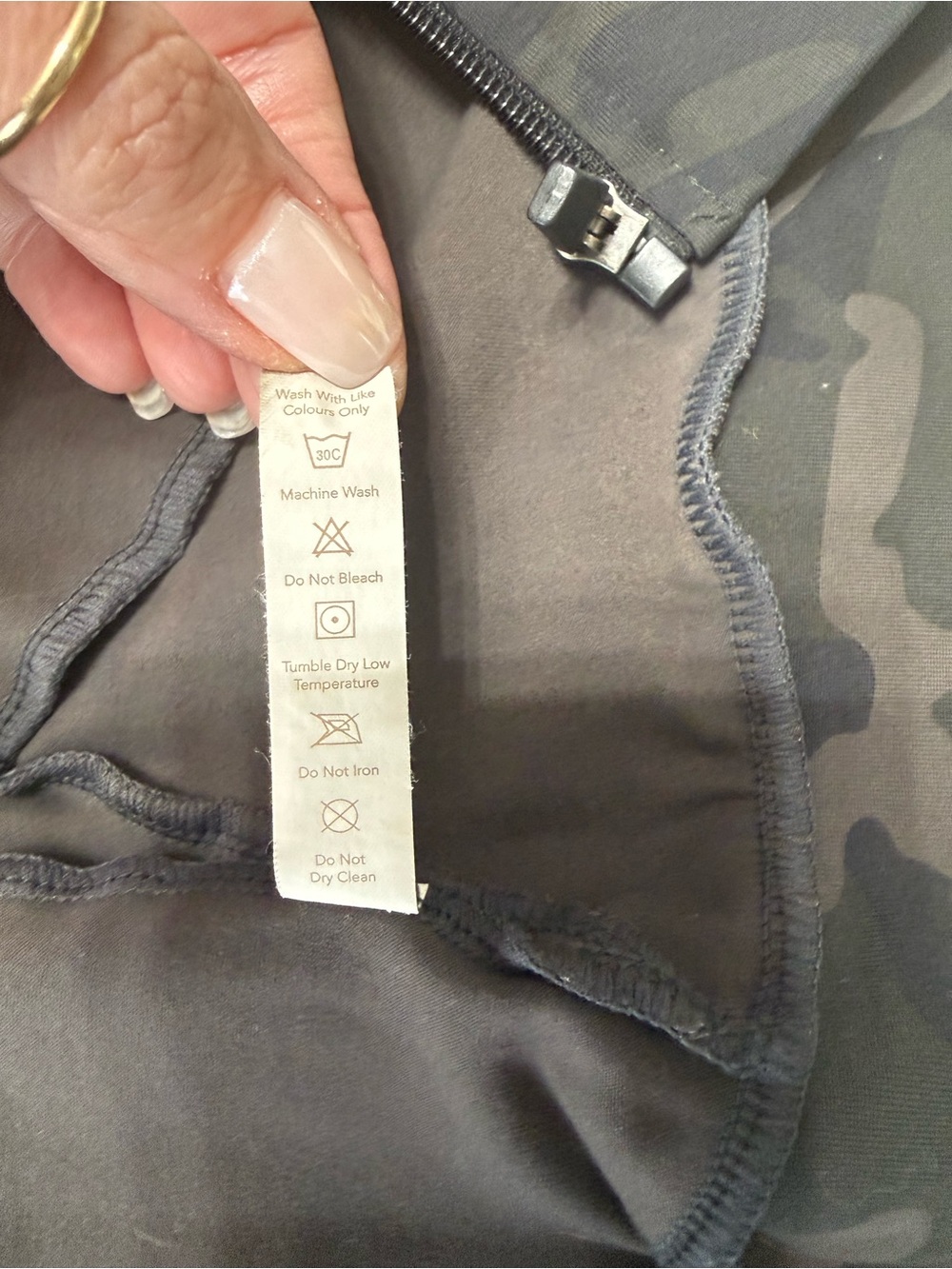 Fornia Camo Zip-Up Running Jacket Size Large - Picture 9 of 10